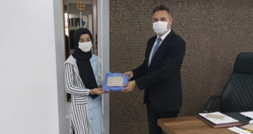 “On Kıta Bir Vatan İlelebet İstiklal” temalı yarışmada ödüller verildi