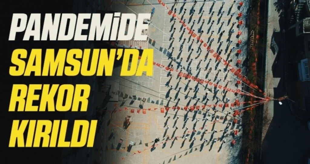 Pandemide Samsun’da rekor kırıldı: 100 öğrencinin katılımıyla 'İstiklal Marşı' işaret diliyle okundu