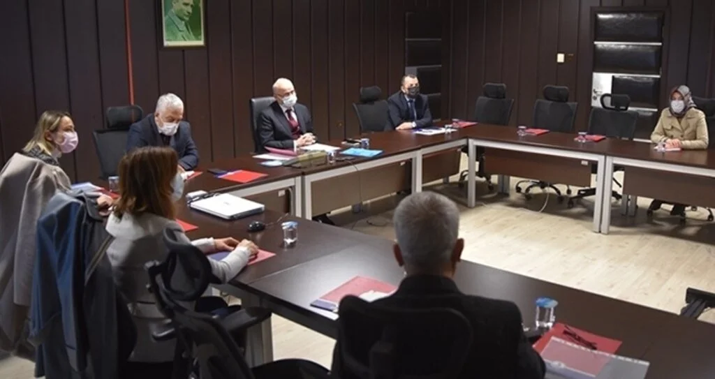 Rektör Ünal: Diş Hekimliği Fakültesi üniversite tercih sıralamasında ilk üçte yer almalı