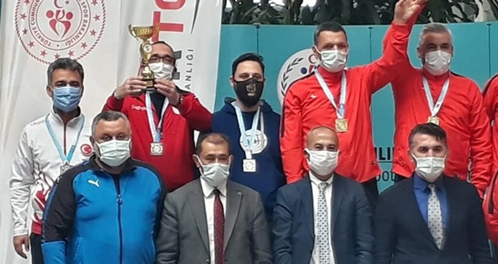 Şampiyonluk Kıl Payı Kaçtı!