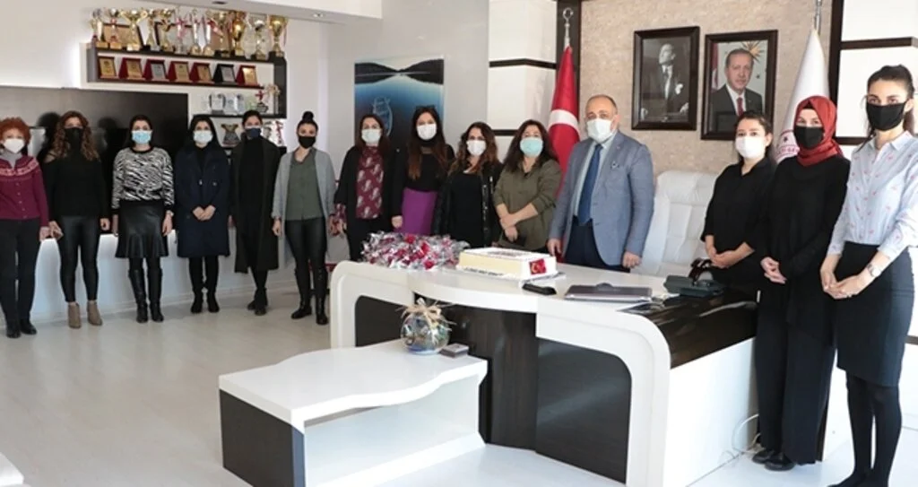 Samsun Gençlik ve Spor İl Müdürü İsmail Hakkı Kasapoğlu Personelini Unutmadı