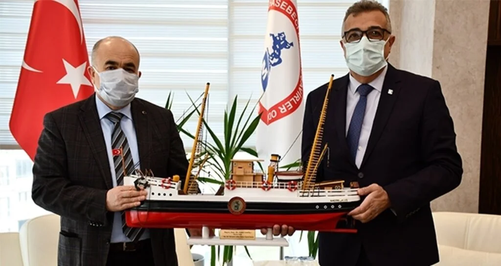Samsun Valisi Zülkif Dağlı SMMMO üyelerini kutladı