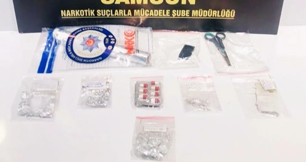 Samsun'da 2 kişi uyuşturucu ticaretinden gözaltına alındı