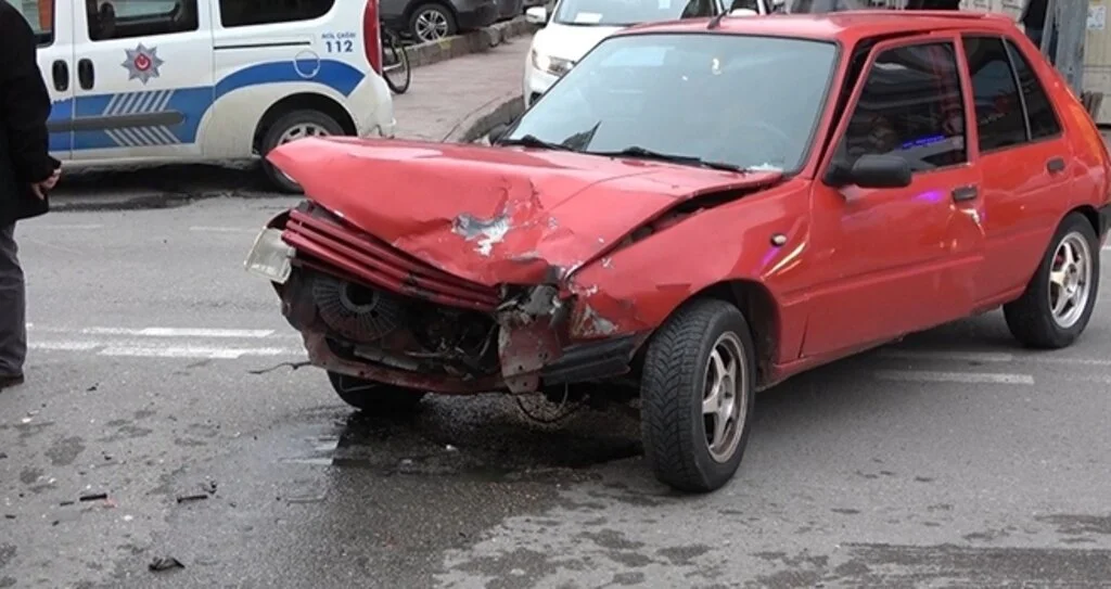 Samsun’da iki otomobil çarpıştı: 1 yaralı