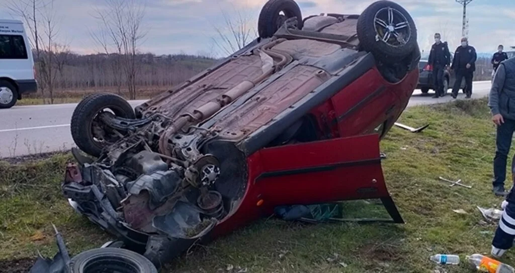 Samsun'da otomobil takla attı: 2 yaralı