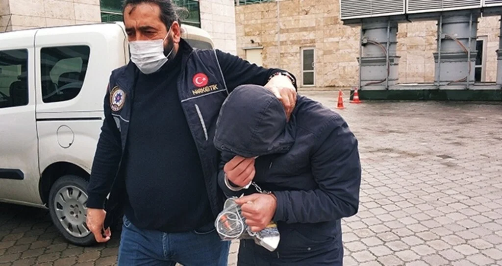 Uyuşturucu suçundan 4 yıl 2 ay cezası bulunan şahıs yakalandı