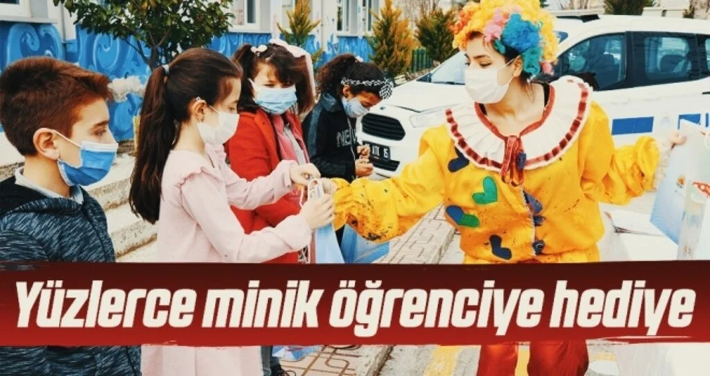 Yüzlerce minik öğrenciye hediye