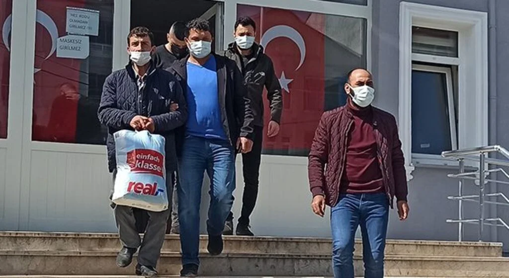Bafra’da kesinleşmiş hapis cezası bulunan 4 kişi yakalandı