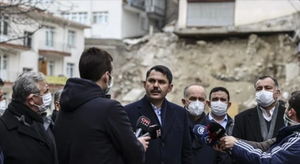 Çevre ve Şehircilik Bakanı Kurum: Açelya Apartmanı ve etrafındaki apartmanlar şu an için risk altında