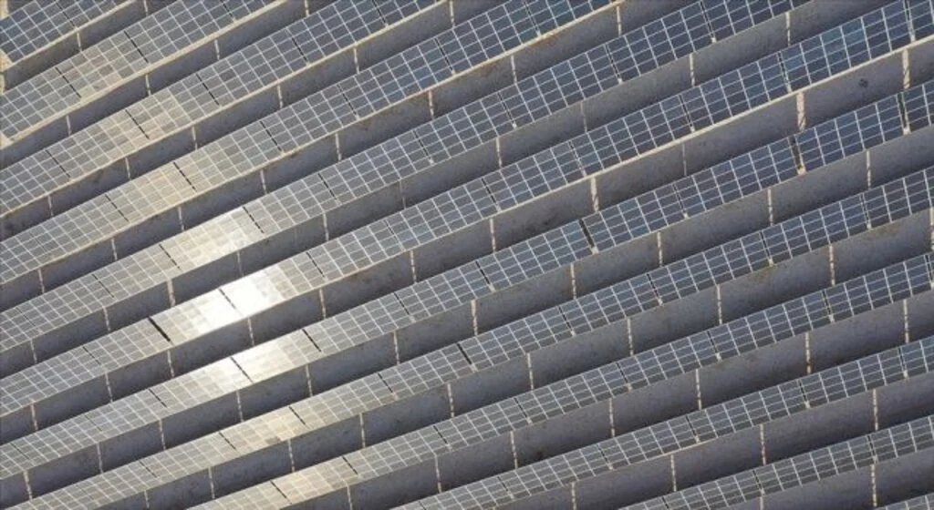 Düşünce kuruluşu Carbon Tracker'a göre güneş ve rüzgar, dünya enerji talebinin 100 katını karşılayabilir