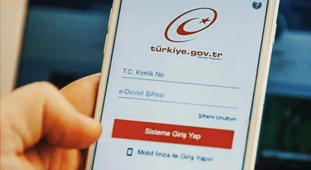E-devlet'te 'seyahat izin belgesi' yoğunluğu! İlk günden çöktü