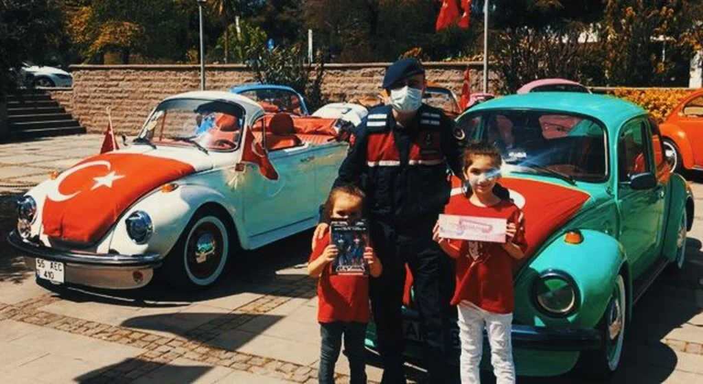 Jandarma yüzleri güldürdü