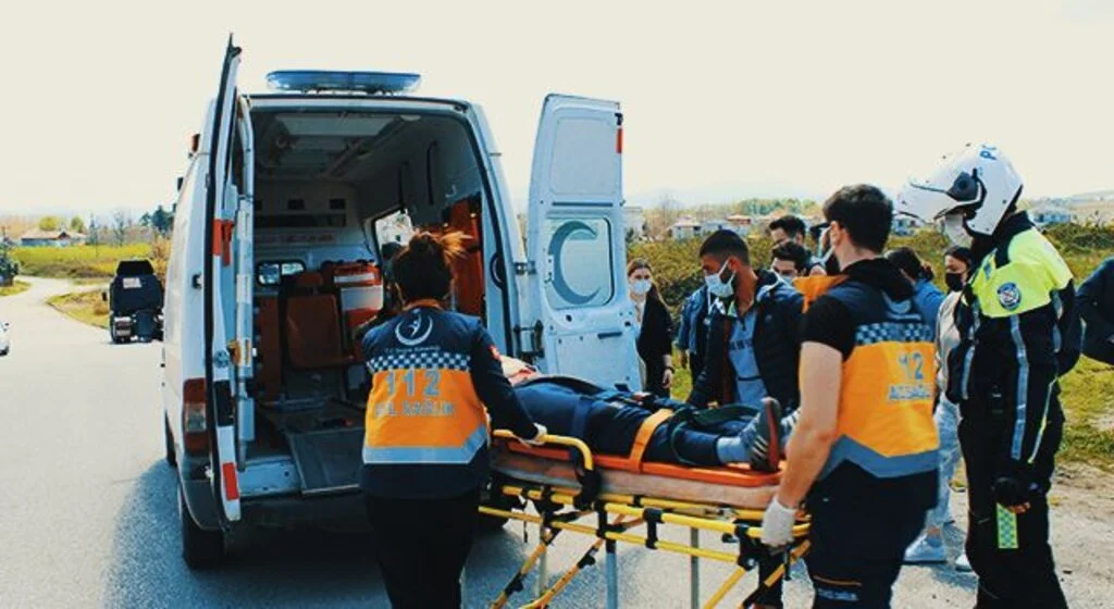 Otomobil yayaya çarptı: 1 yaralı