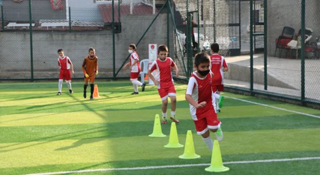 Sporcular Yeşil Sahaları Özledi