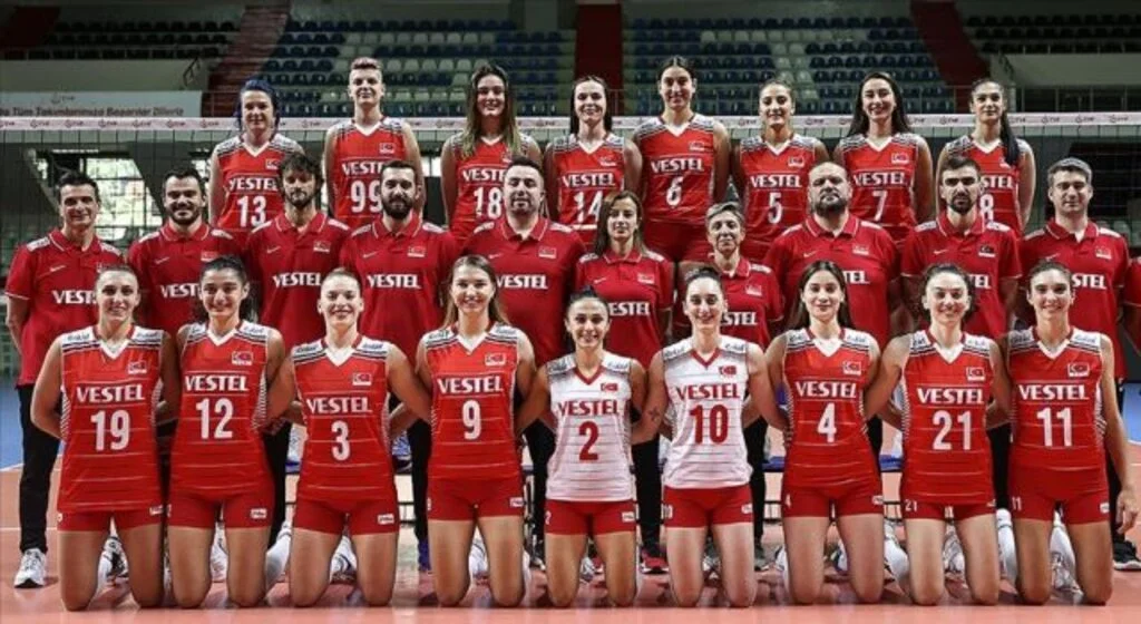 A Milli Kadın Voleybol Takımı Başantrenörü Guidetti: En büyük hedef olimpiyatlara hazır şekilde katılmak