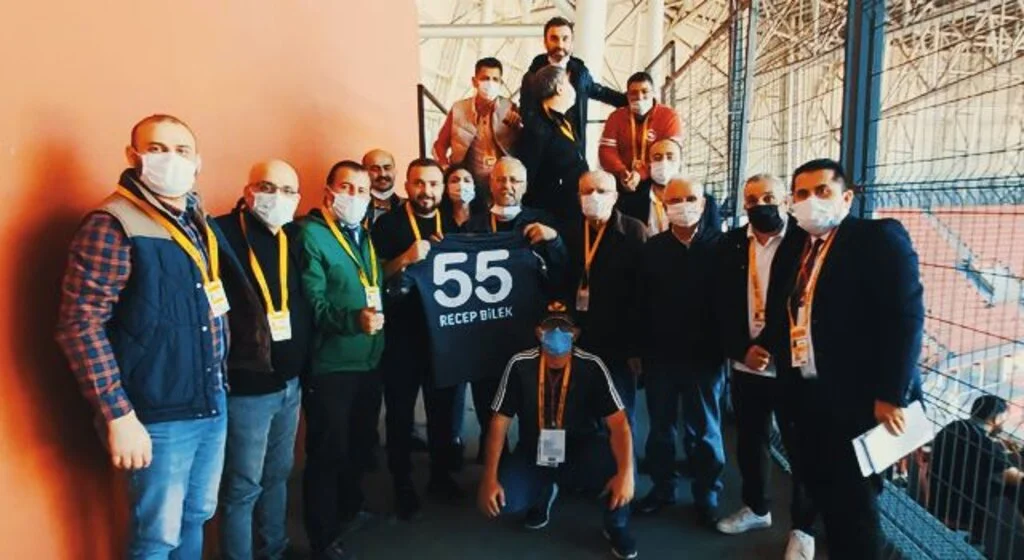 AA muhabiri Bilek'e Samsunspor forması hediye edildi