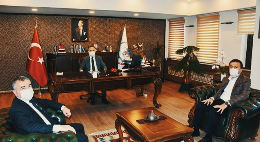 Başkan Özdemir: “Eğitim kurumlarımızın yanında olmaya devam edeceğiz”