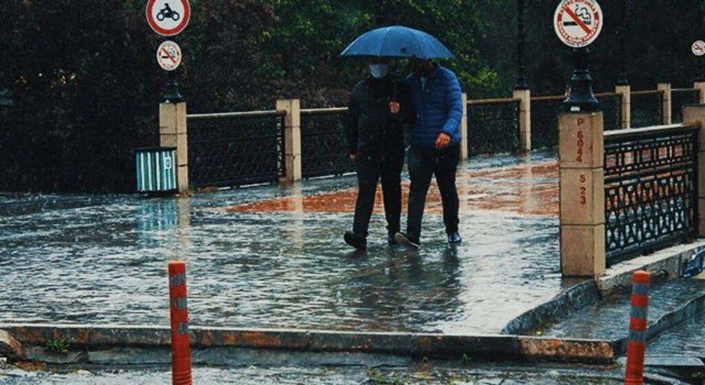 Çarşamba'da sağanak yağış