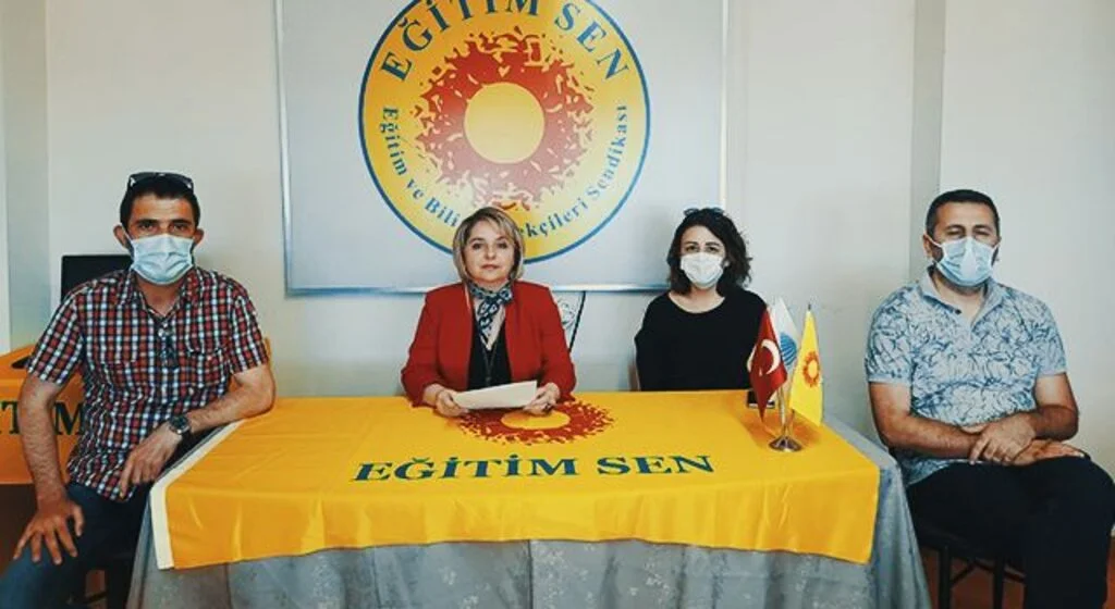 Eğitim Sen Samsun Şube Başkanı Arzu Topaloğlu: Gençler gelecek kaygısı duyuyor 