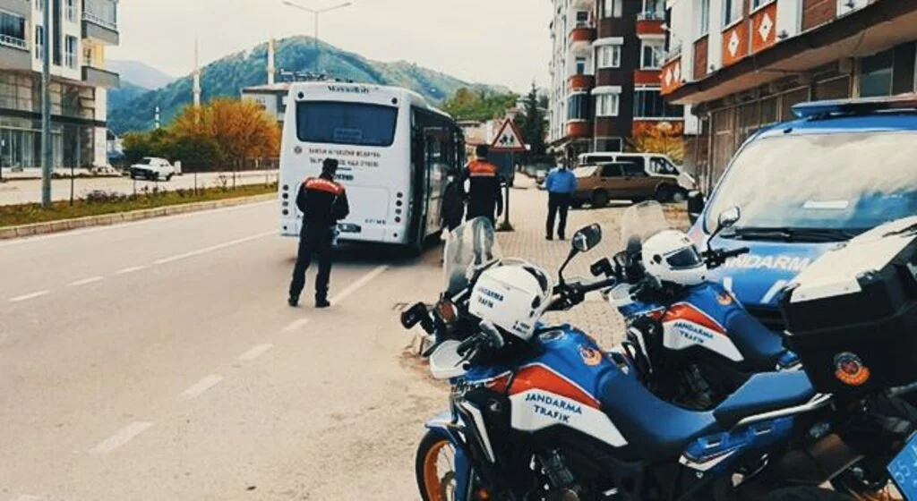 İstanbul’dan belgesiz yolculuk jandarmaya takıldı