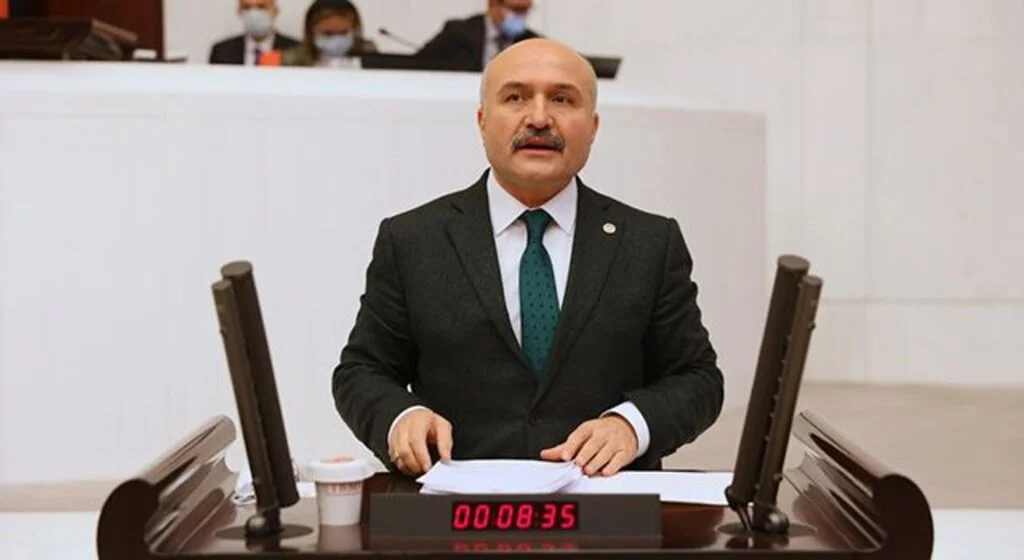 İYİ Parti Genel Başkan Yardımcısı Erhan Usta,: Gazi meclis işlevsizleştirildi