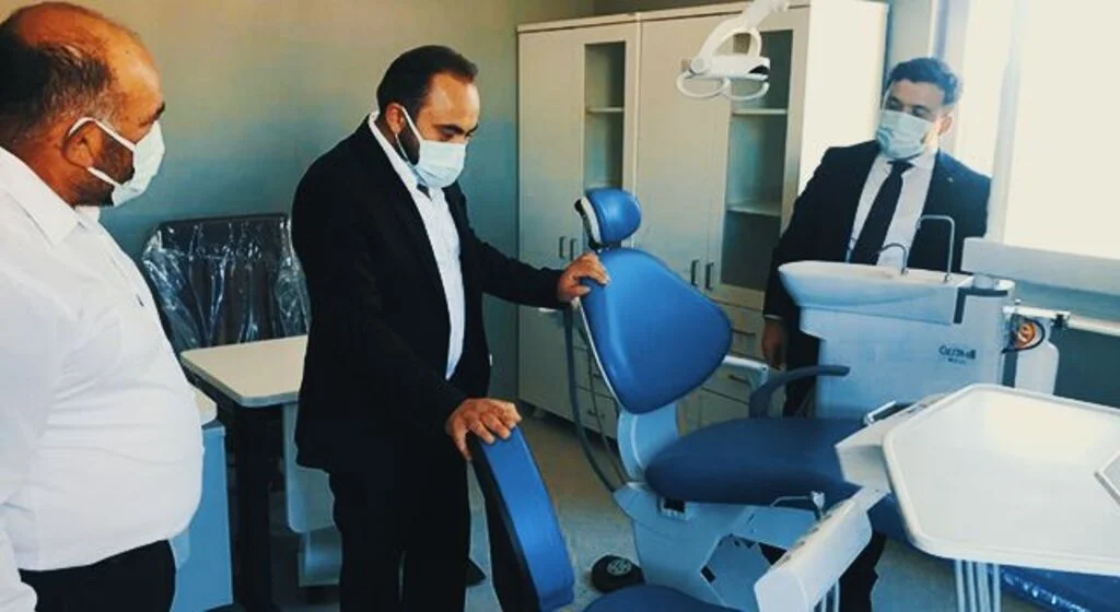 Kavak Kaymakamı Ömer Saygılı, yapımında sona gelinen Kavak Devlet Hastanesinde incelemelerde bulundu.