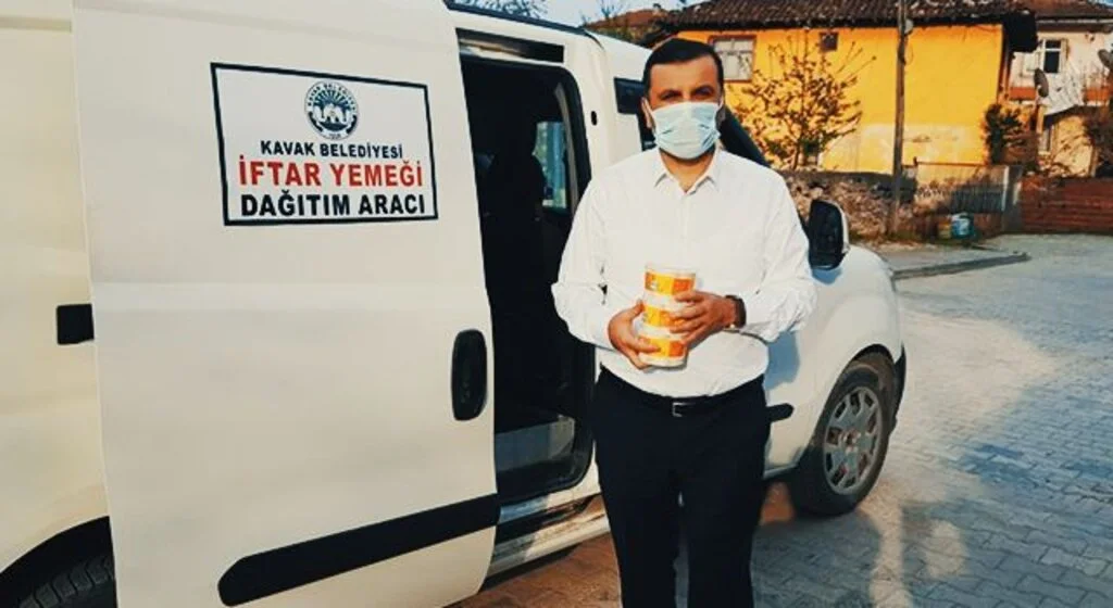 Kavak'ta 300 aileye sıcak yemek desteği
