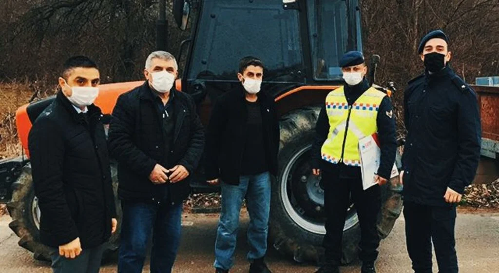 Kavak'ta traktör sürücülerine seminer