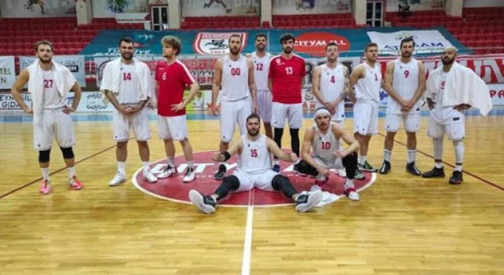 Manisa BŞB Spor: 72 Samsunspor Basketbol: 76