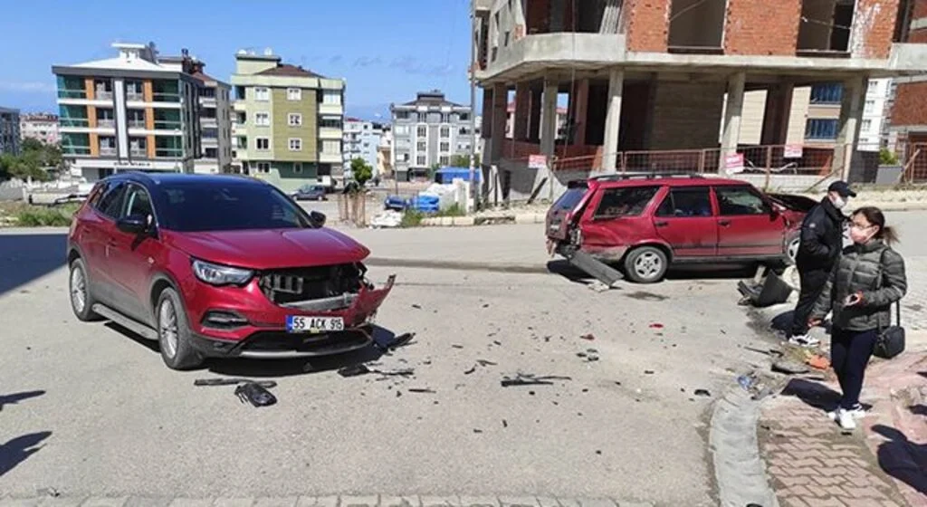 Samsun'da trafik kazası: 2 yaralı