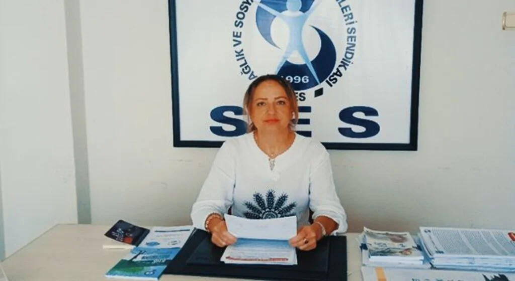 SES: Ebeler sorunlarla boğuşuyor 