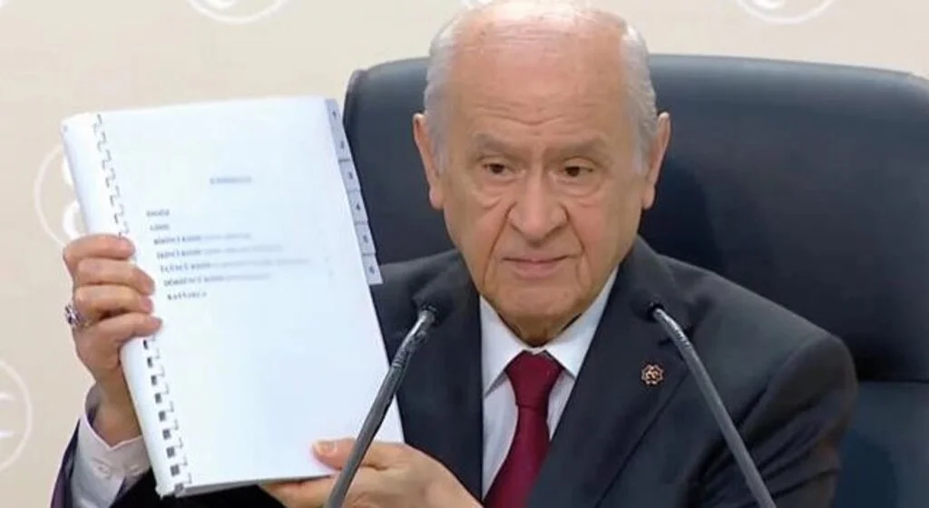 Son Dakika: Bahçeli'den 100 maddelik yeni anayasa önerisi: Hazırlık aşaması tamamlanmıştır