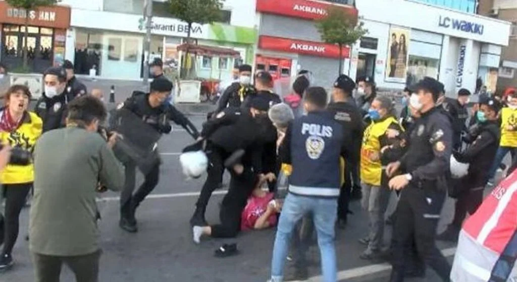 Taksim’e yürümek isteyen gruplar gözaltına alındı