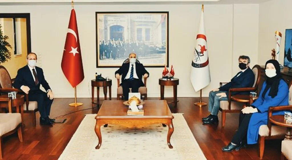 Toplumun yüzde  99'u sigortalı