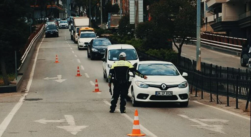 Türkiye Kovid-19'la mücadelede 'kademeli normalleşme dönemi'ne geçiyor
