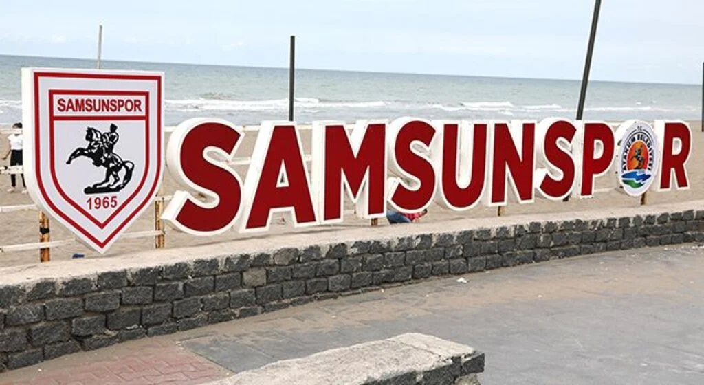 Atakum'daki Samsunspor tabelası onarıldı