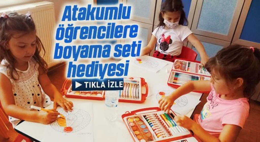 Atakumlu öğrencilere boyama seti hediyesi