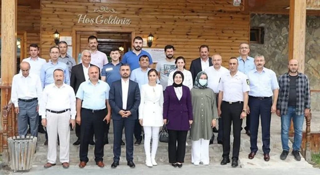 Ayvacık Kaymakamı Kübra Baka'ya Veda Yemeği