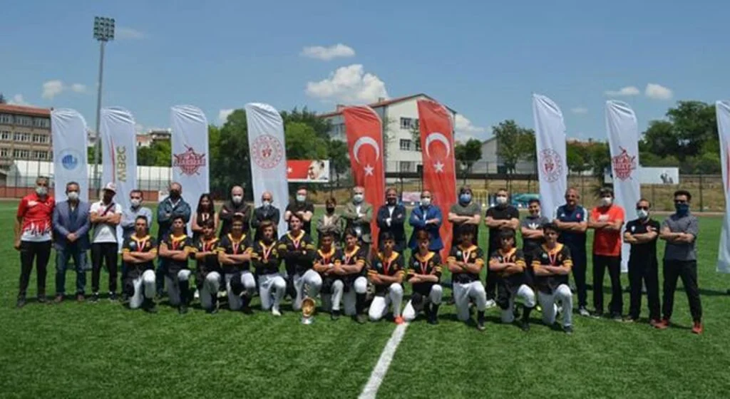 Ayyıldız Geleneği Sürdürdü