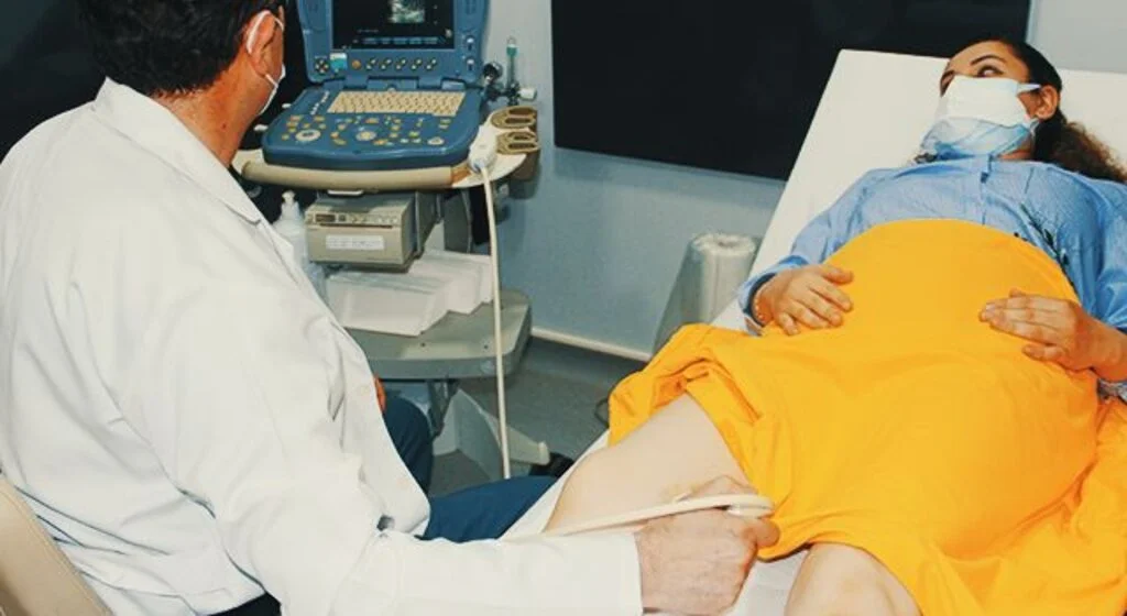 Bacaklardaki ağrı ve şişliğe dikkat: Toplardamar yetmezliği belirtisi olabilir