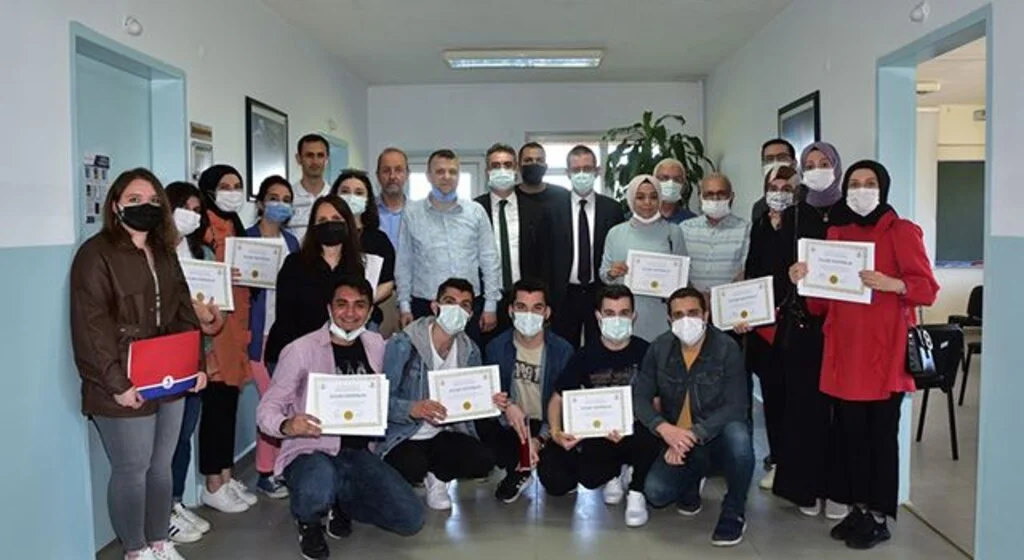 Başarılı öğrencilere ödül 