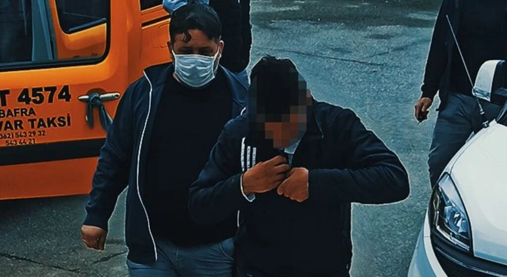 Çaldığı malları taksiye yüklerken yakalanan şüpheli tutuklandı