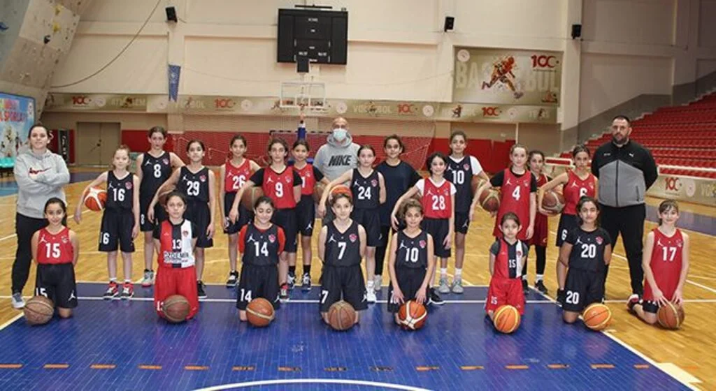 Canik Şehit Uğur Birinci Spor Kulübü'nde Futbol ve Basketbolda Kayıtlar Sürüyor