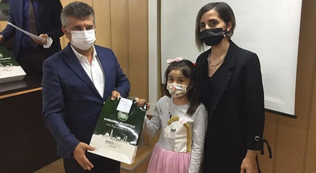 Çarşamba'da resim ve şiir yarışmalarında dereceye giren öğrencilere ödülleri verildi