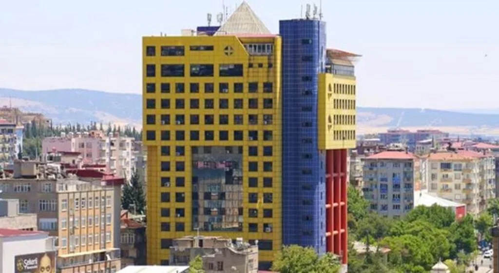 "Dünyanın en saçma binası" yıkılıyor! Tarih belli oldu