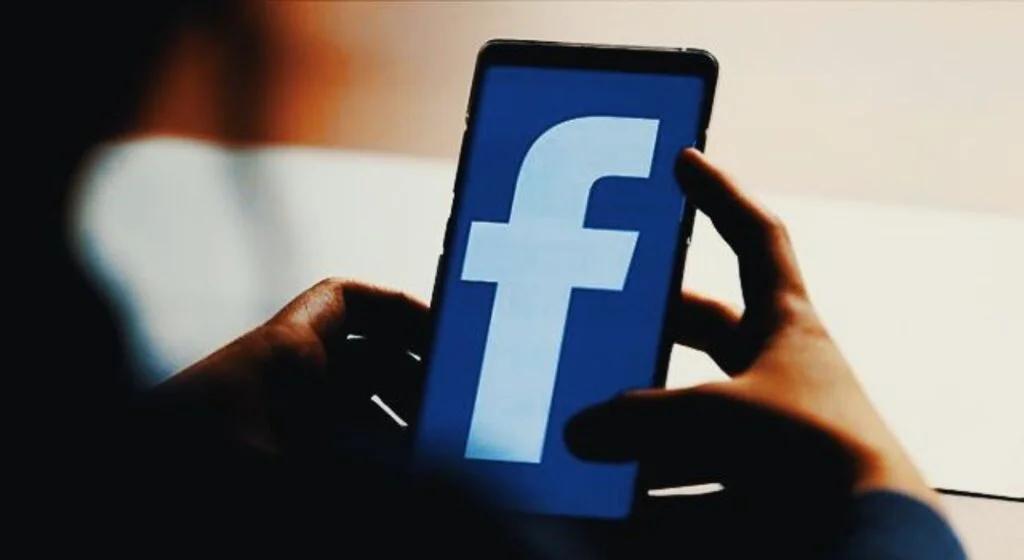 Eşinin Facebook hesabına giren şimdi yandı