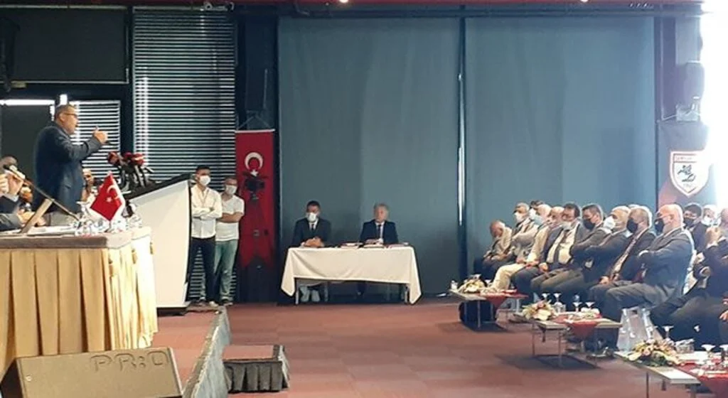 Eski dostların tatlı atışması