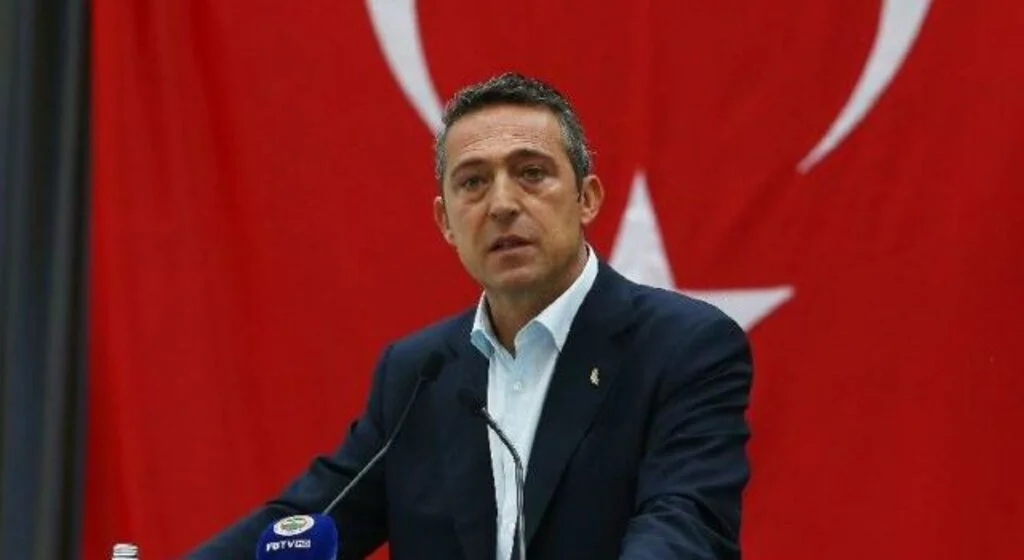 Fenerbahçe Başkanı Ali Koç yıldız golcüyle anlaştı