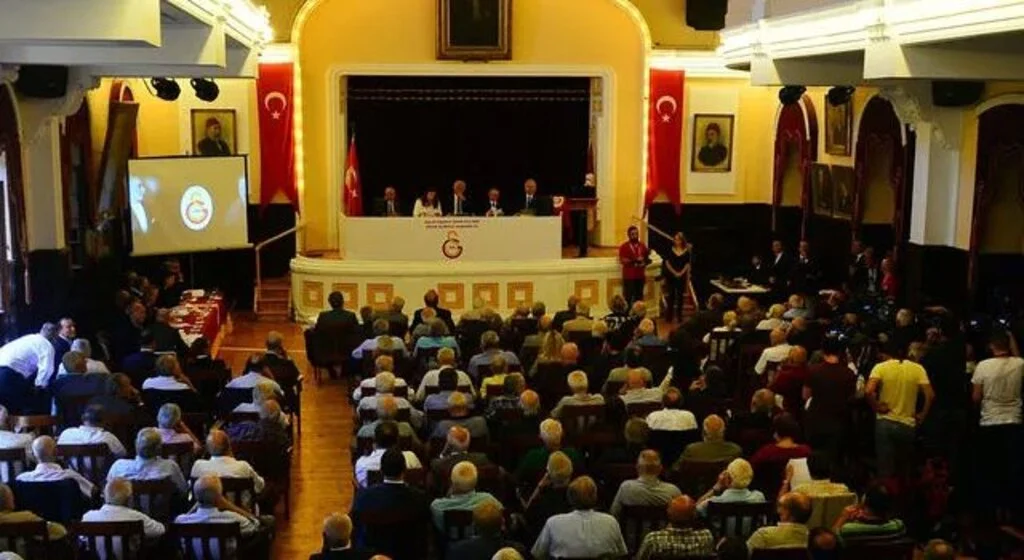 Galatasaray Kulübü başkanını seçiyor