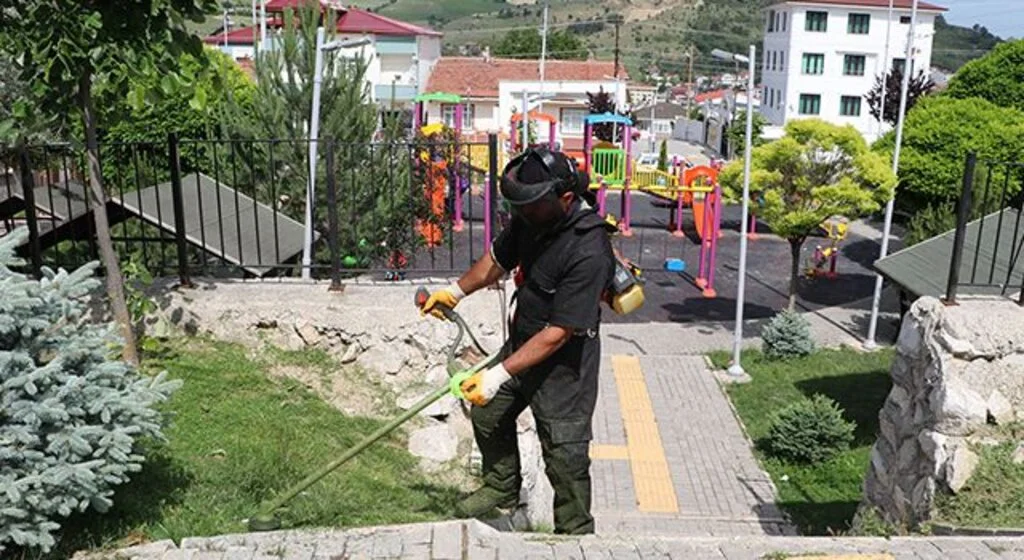 Havza’da park ve bahçeler bakıma alındı